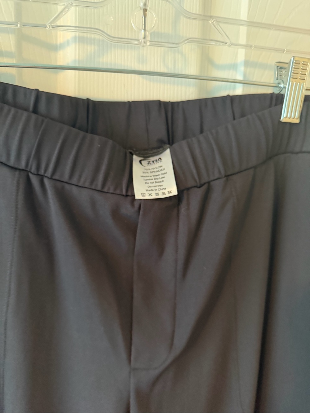 🖤 Zyia Black Cargo Pants